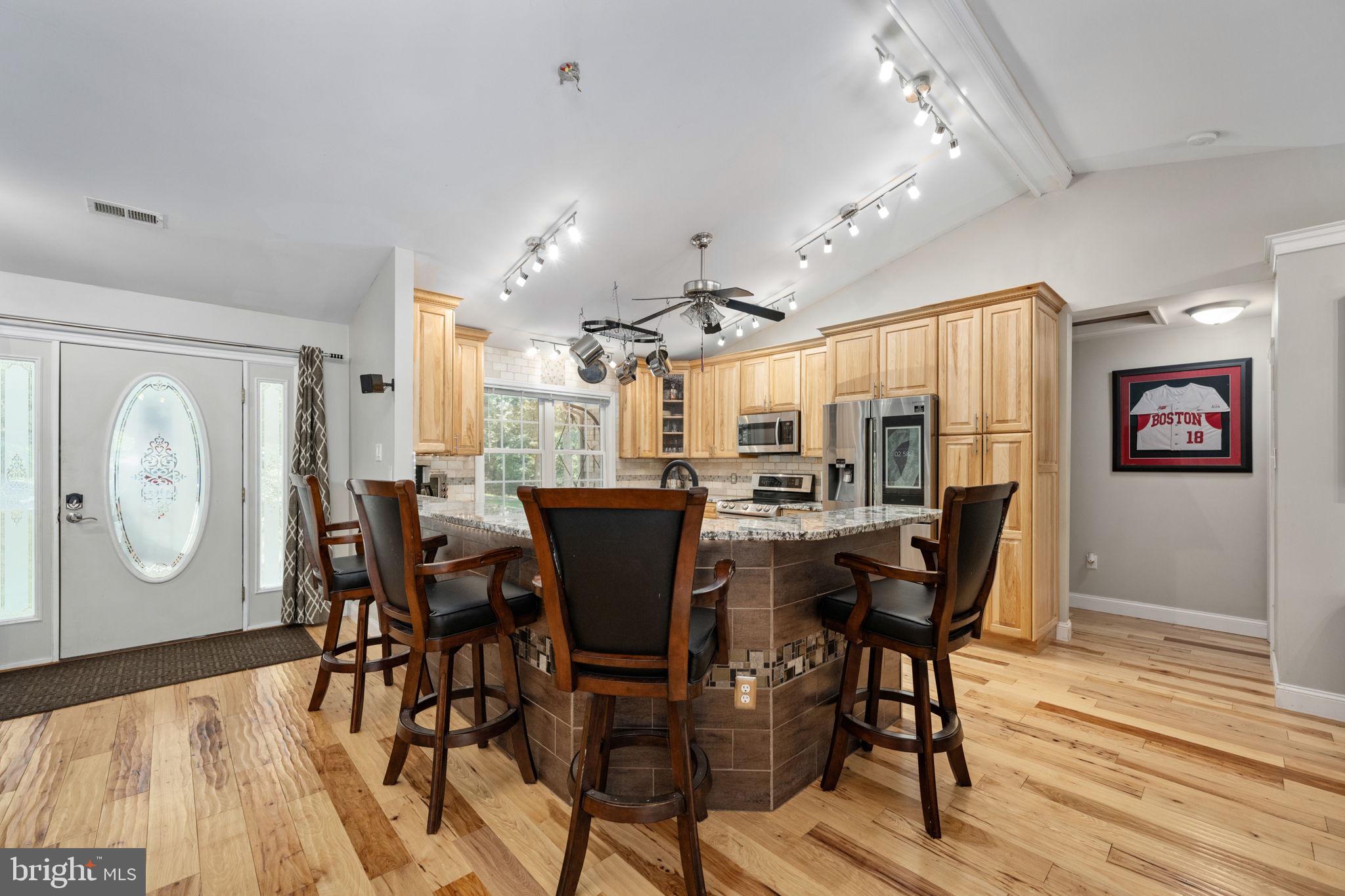 72 Forest Ln