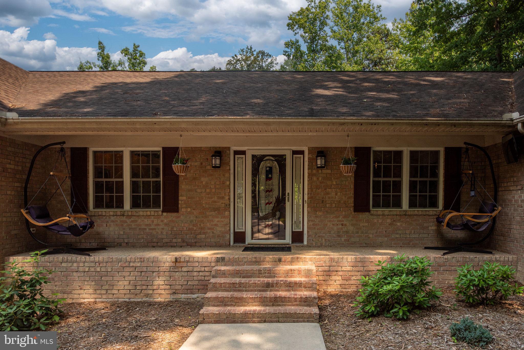 72 Forest Ln