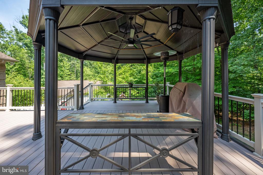 72 Forest Ln