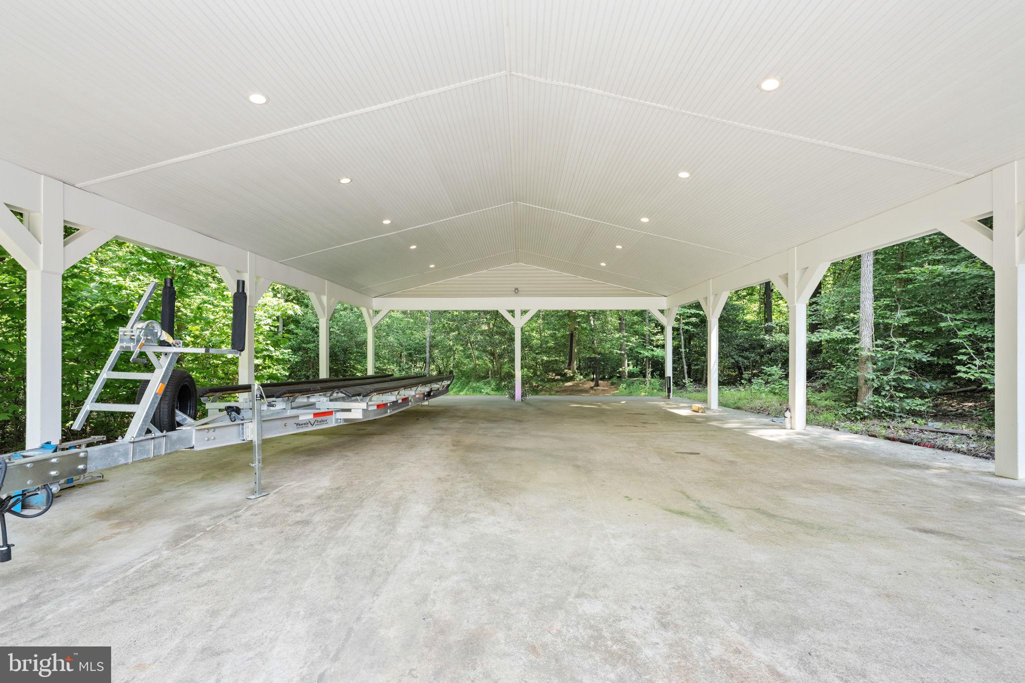 72 Forest Ln