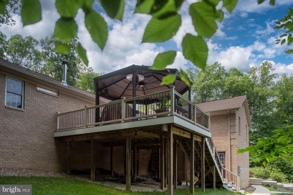 72 Forest Ln