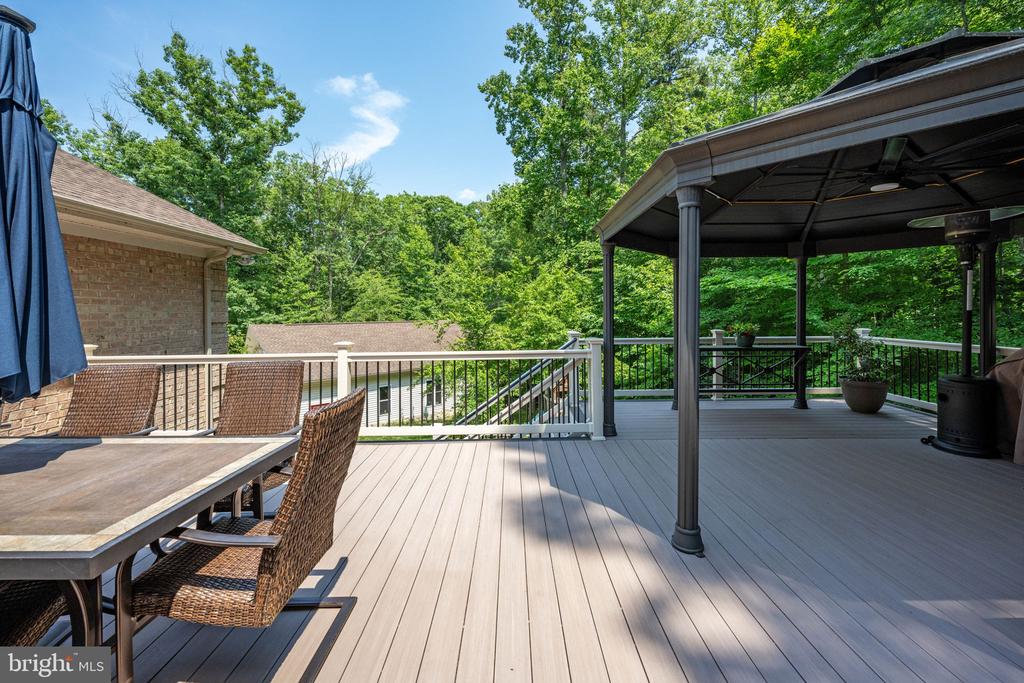 72 Forest Ln