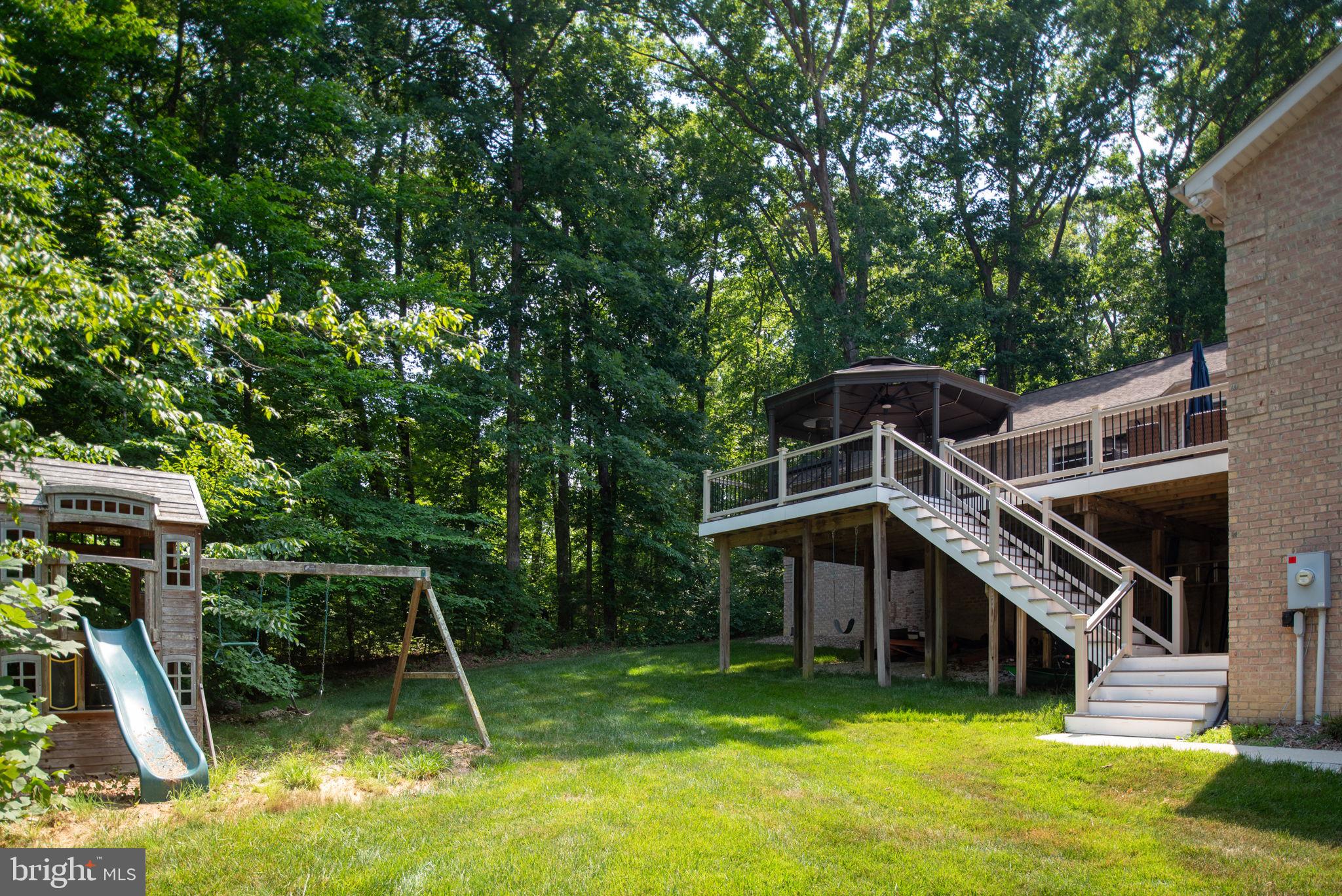 72 Forest Ln