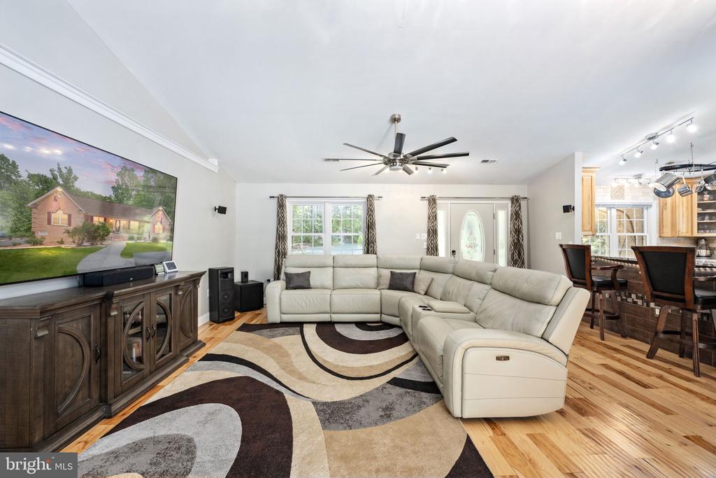 72 Forest Ln