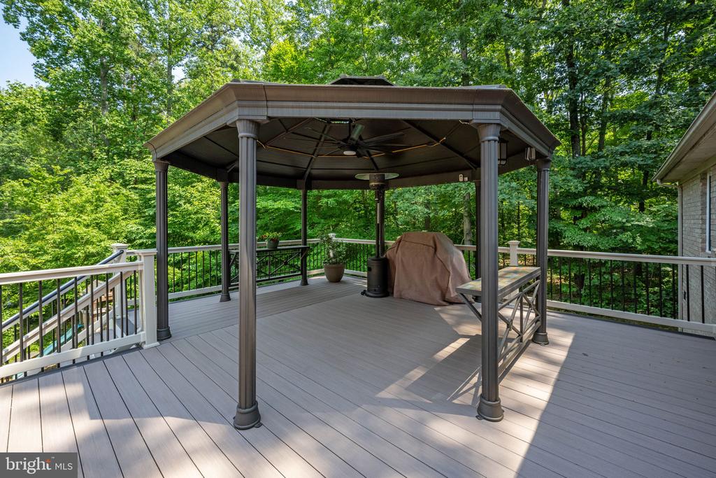 72 Forest Ln