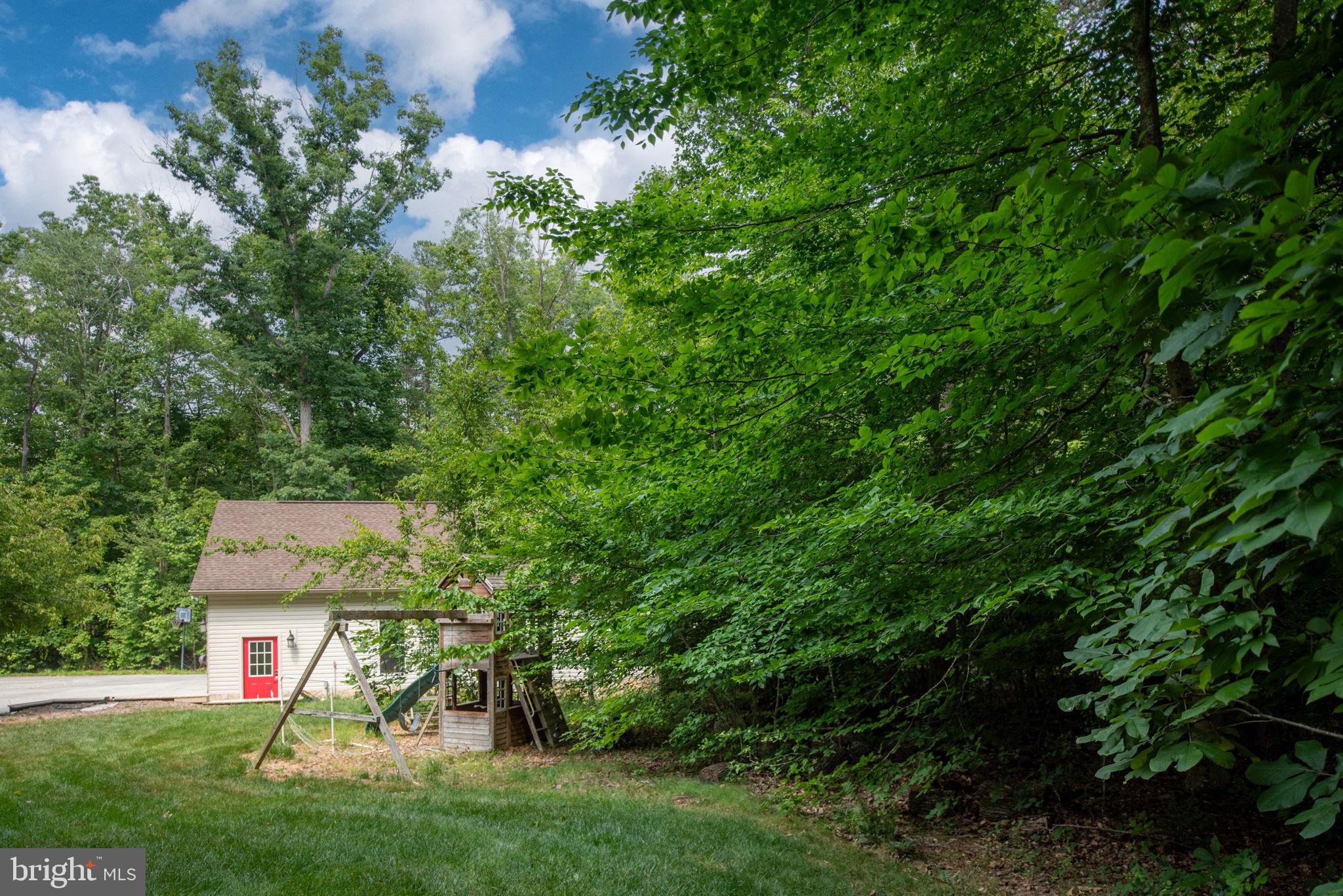 72 Forest Ln