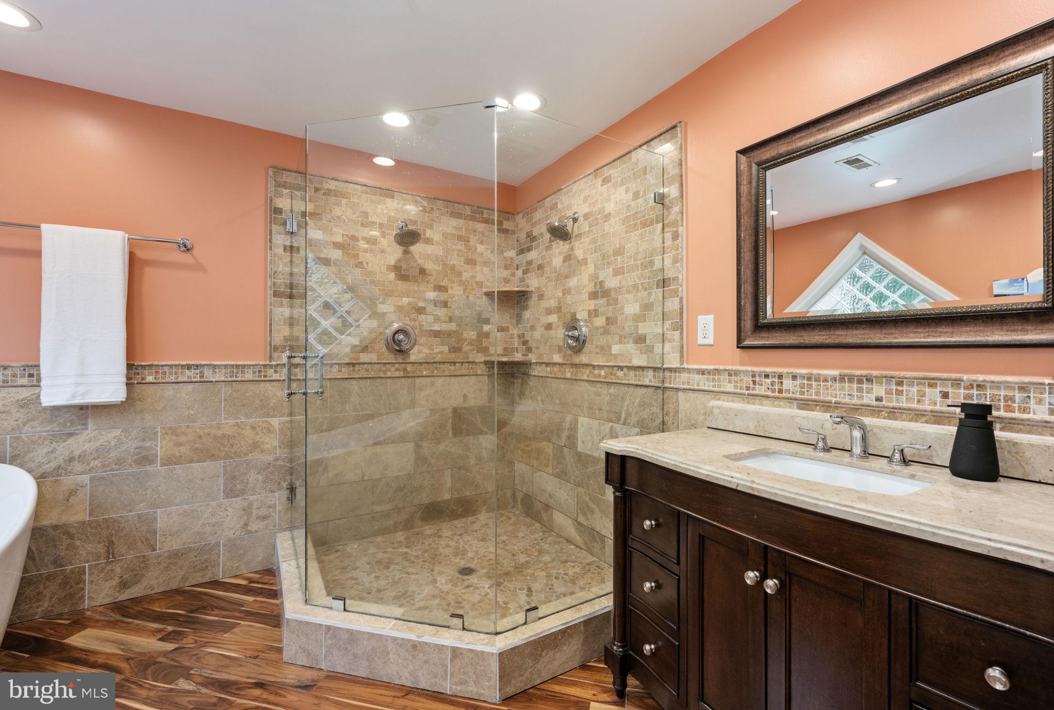 72 Forest Ln