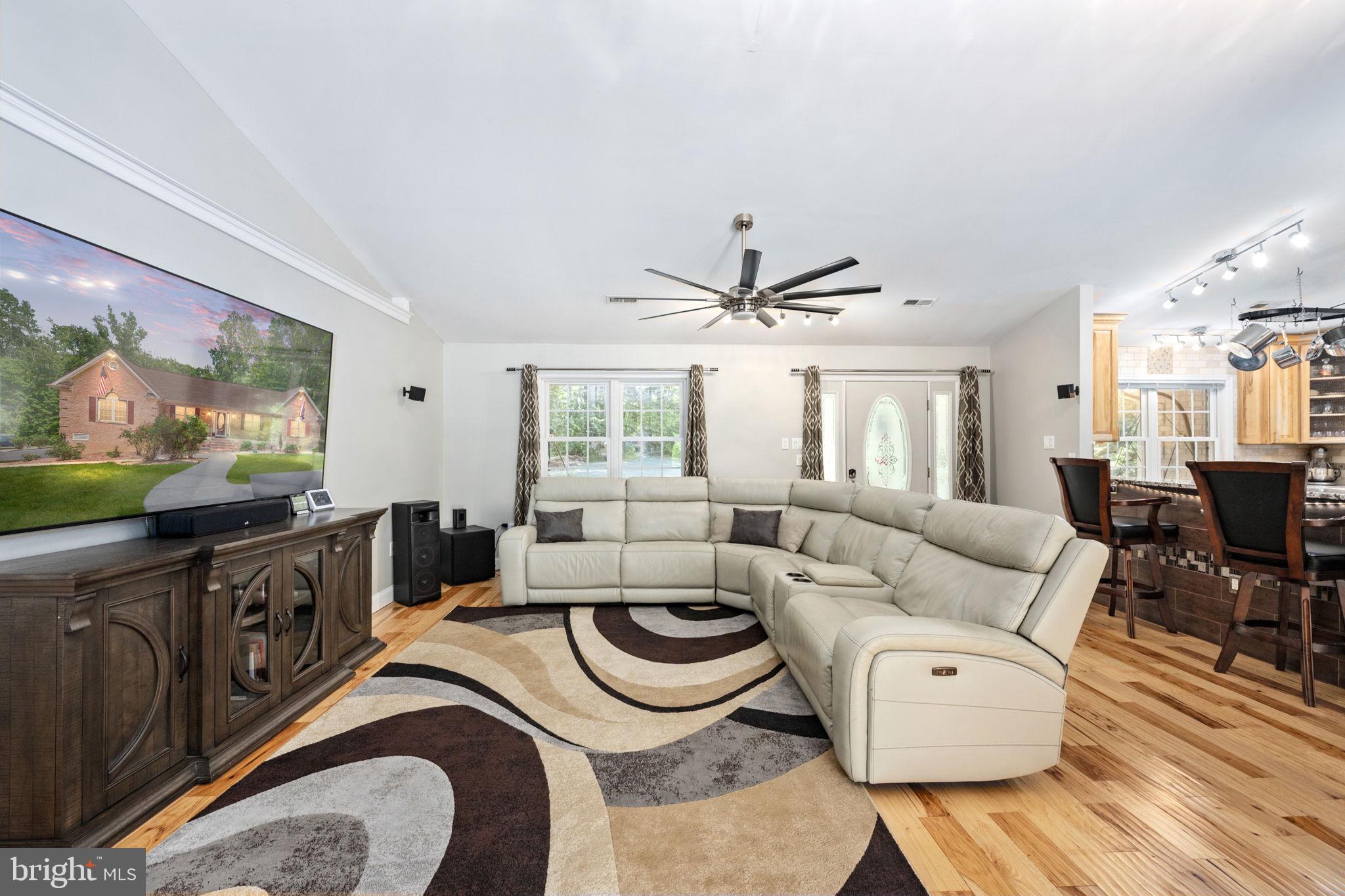 72 Forest Ln