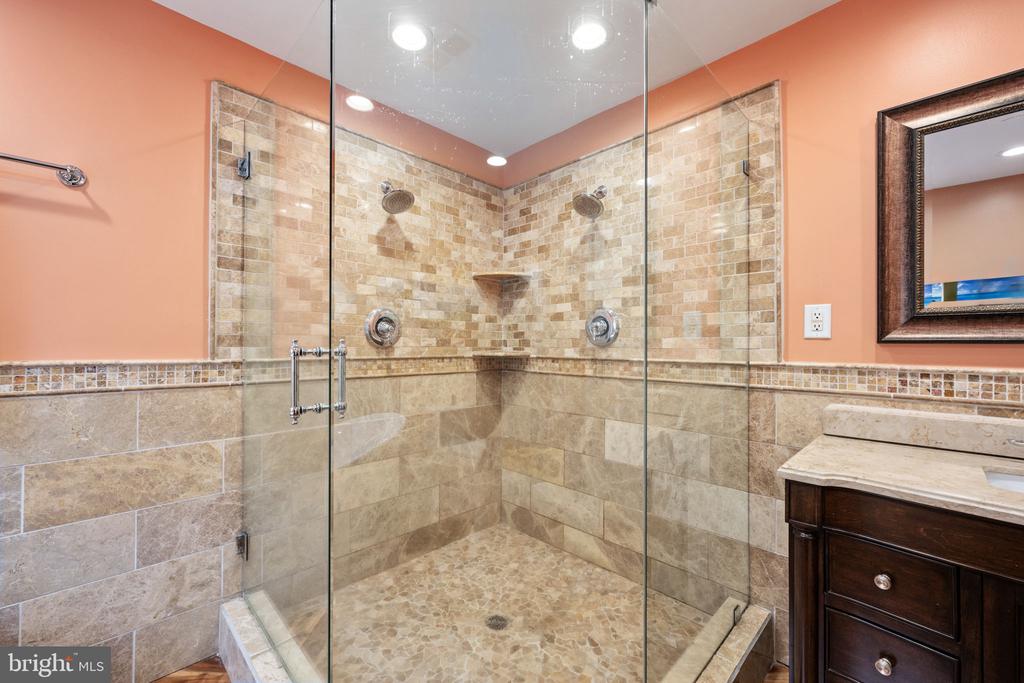 72 Forest Ln