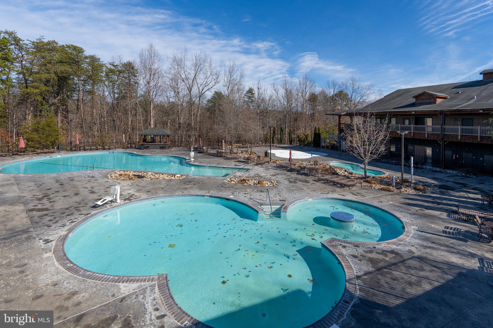 355 Pinehurst Dr