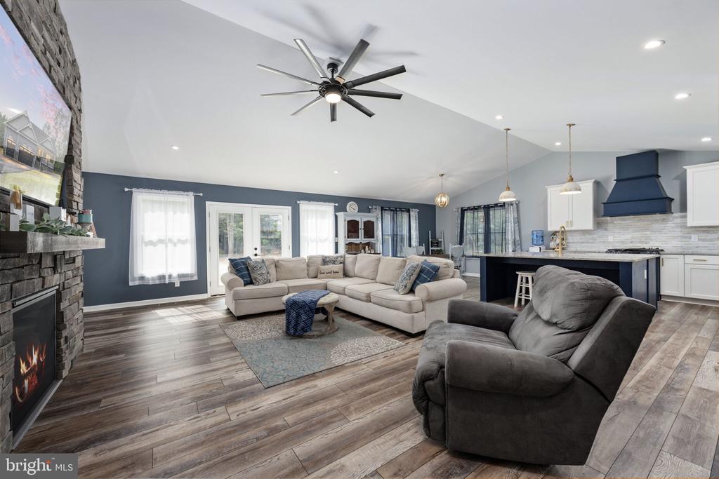 367 Pinehurst