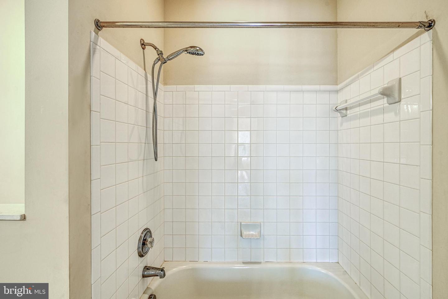 401 Laurelwood Dr