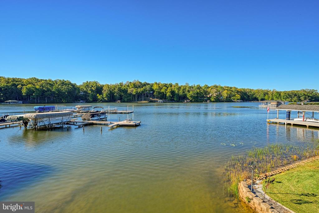 401 Laurelwood Dr