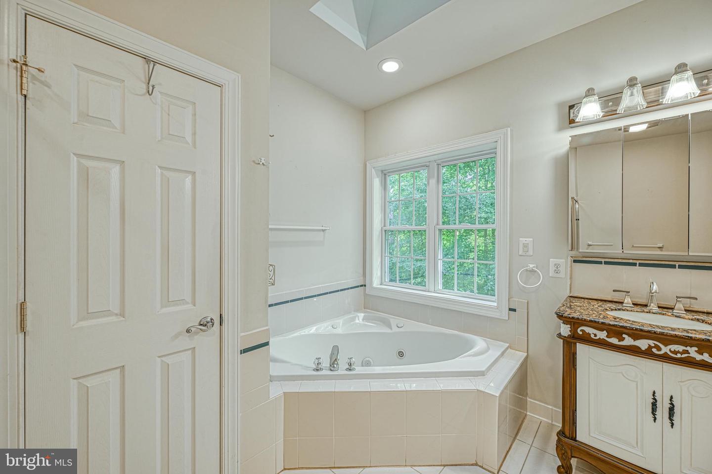 401 Laurelwood Dr