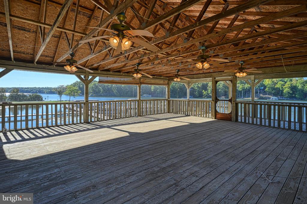 401 Laurelwood Dr