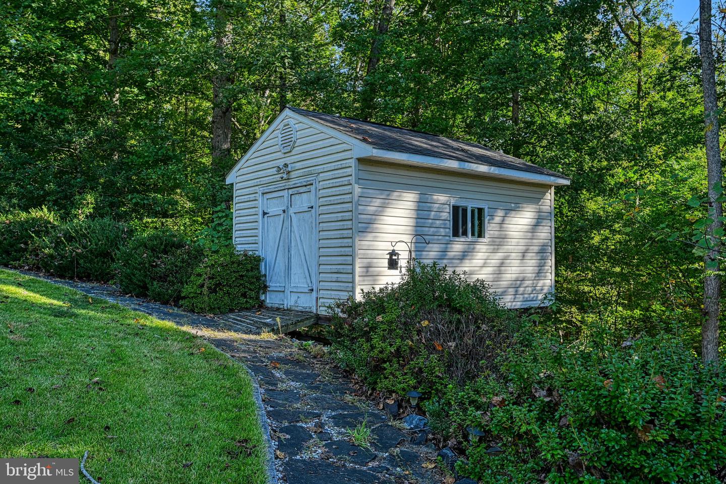 401 Laurelwood Dr