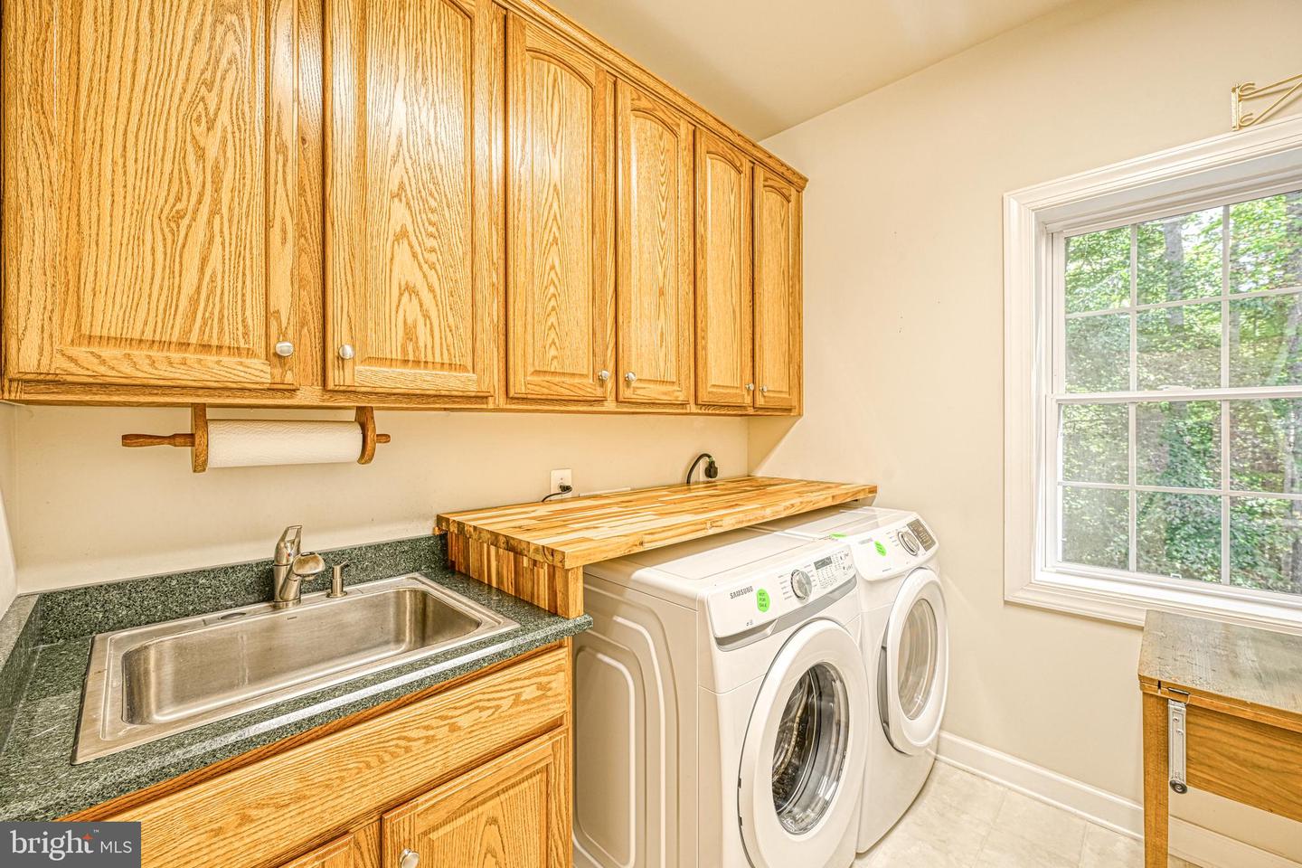 401 Laurelwood Dr