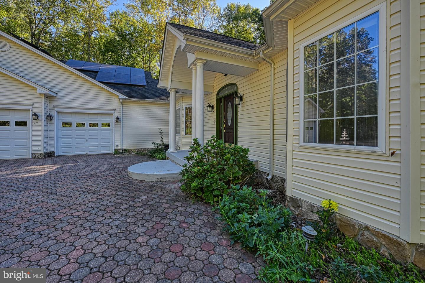 401 Laurelwood Dr
