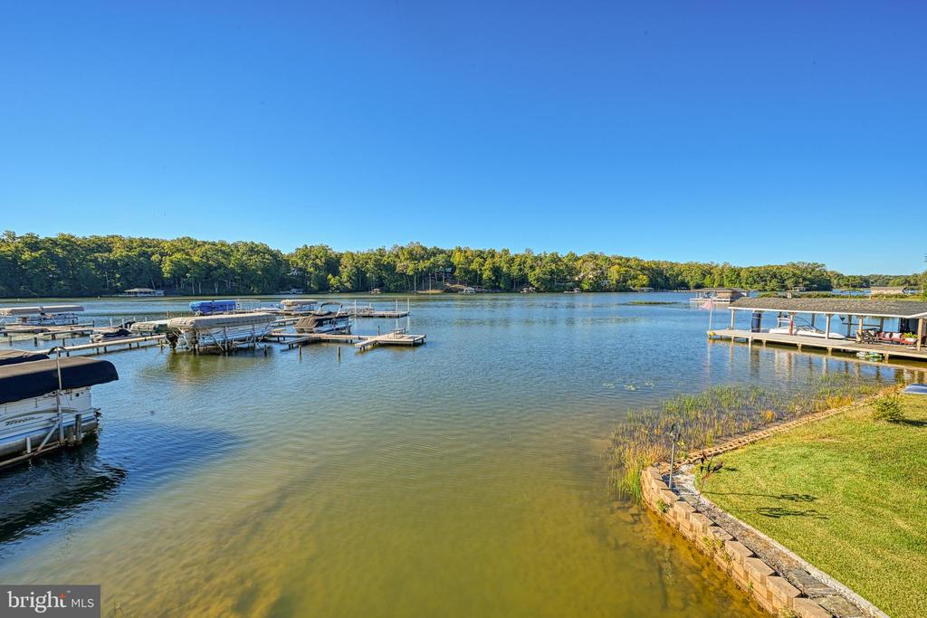 401 Laurelwood Dr