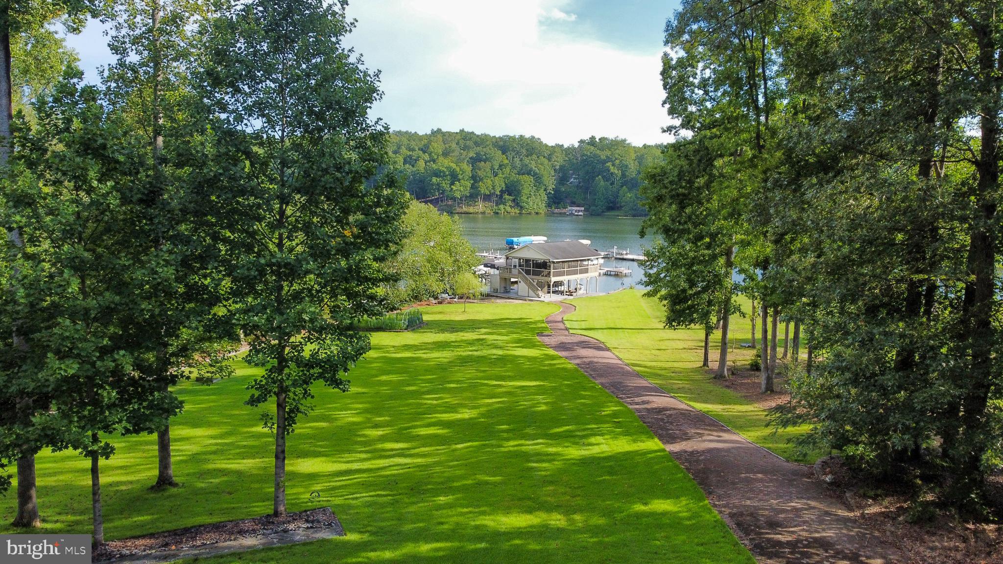 401 Laurelwood Dr