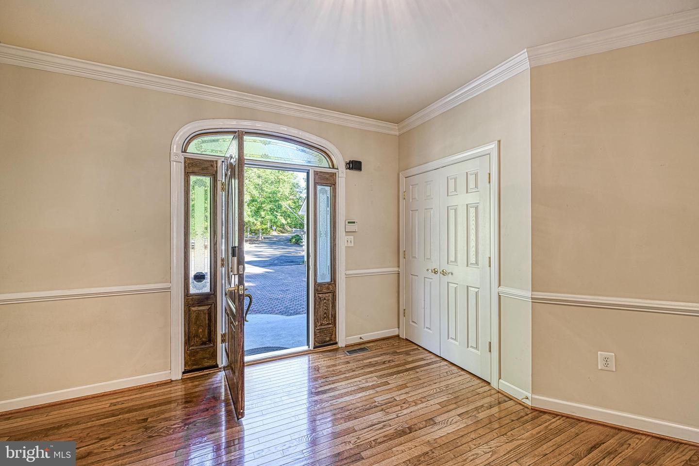 401 Laurelwood Dr