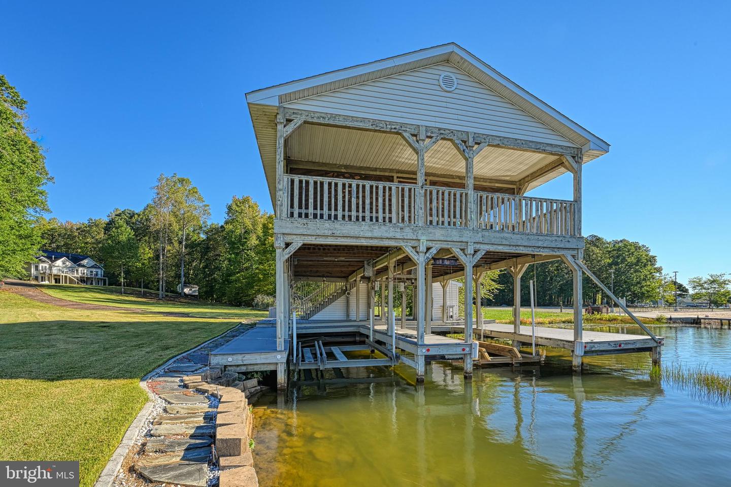 401 Laurelwood Dr