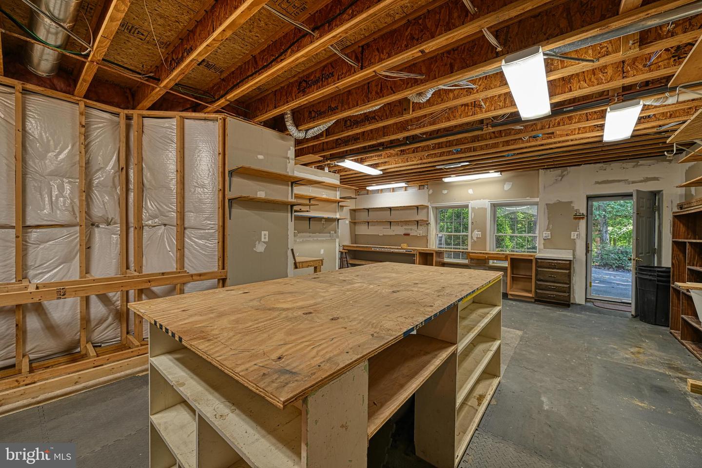 401 Laurelwood Dr