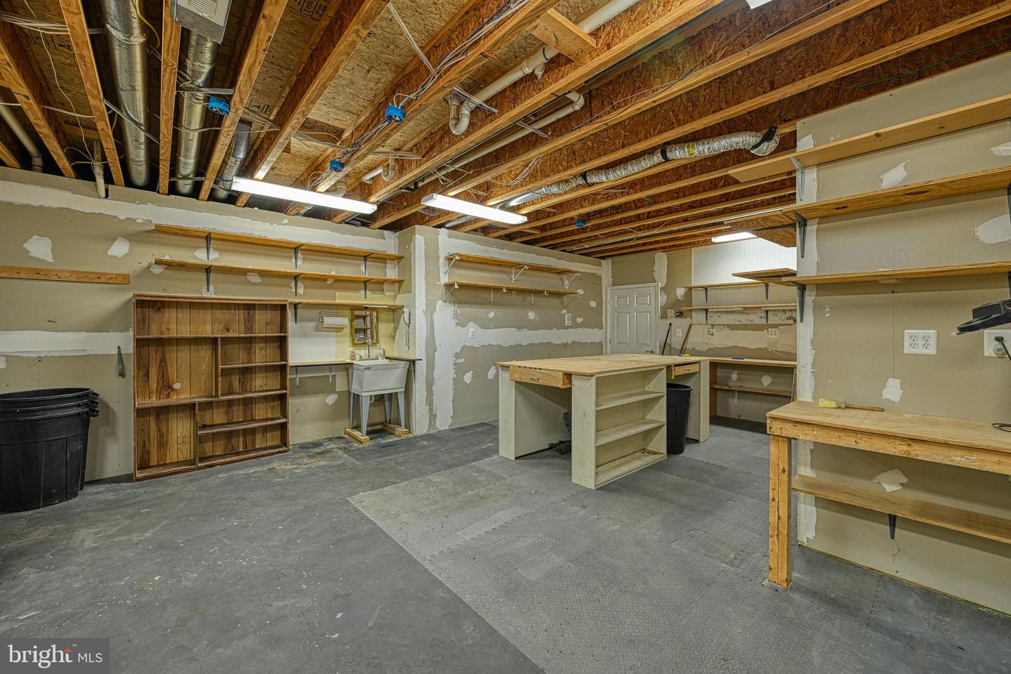 401 Laurelwood Dr