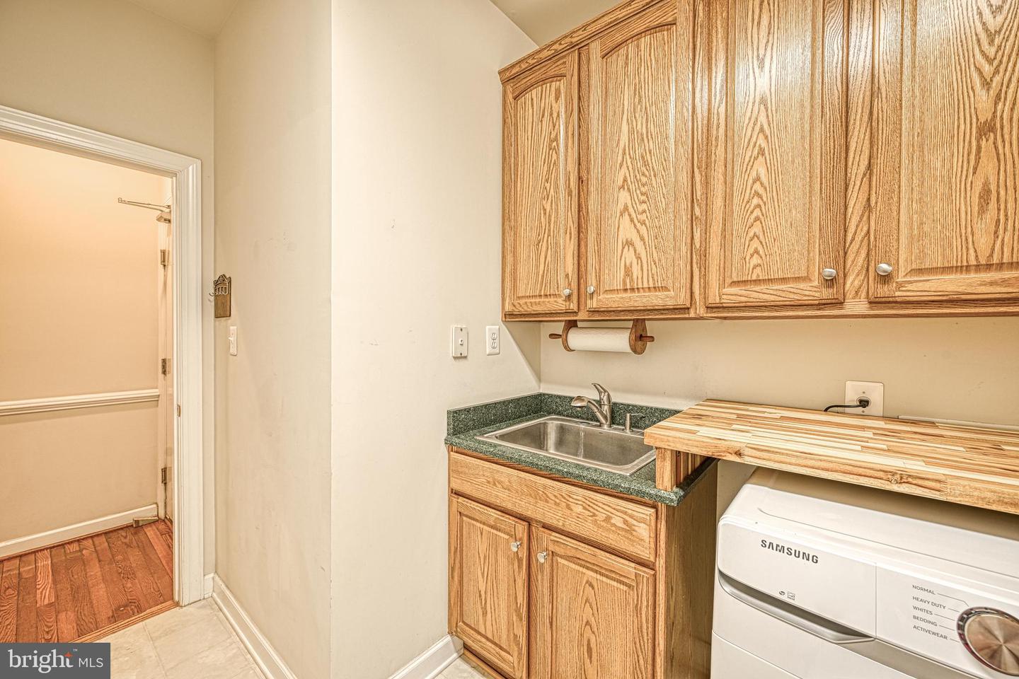 401 Laurelwood Dr