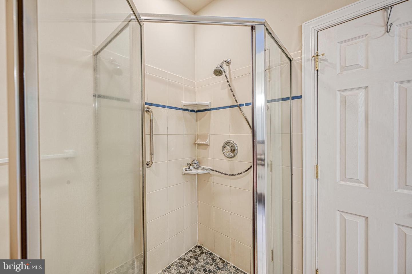401 Laurelwood Dr