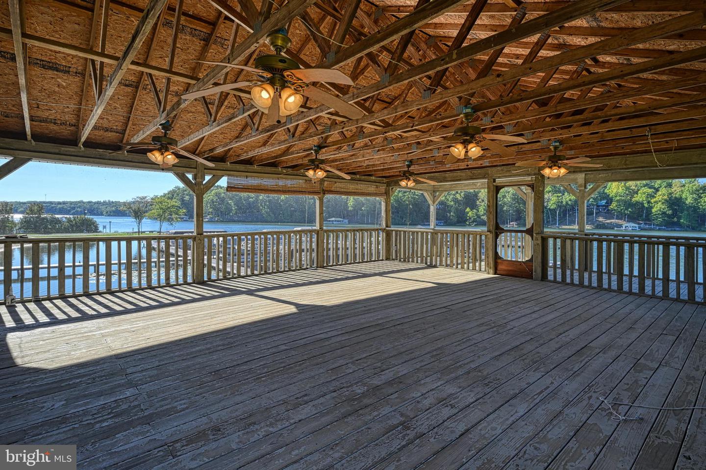 401 Laurelwood Dr