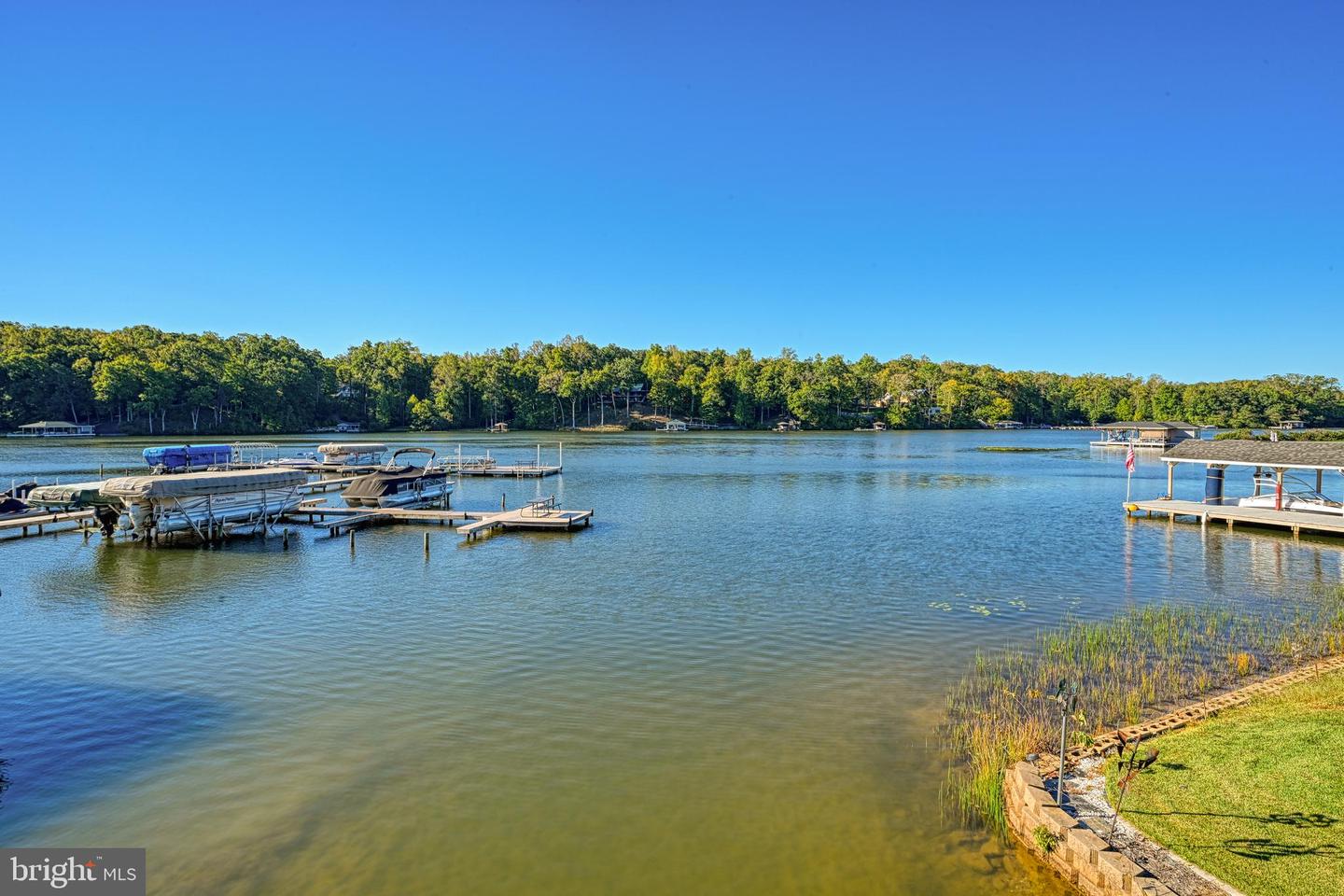 401 Laurelwood Dr