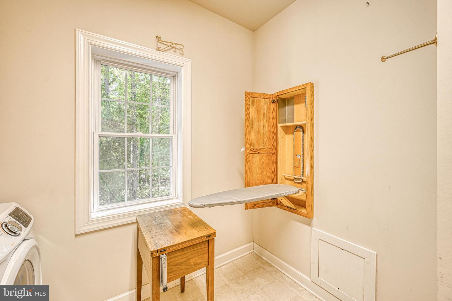 401 Laurelwood Dr