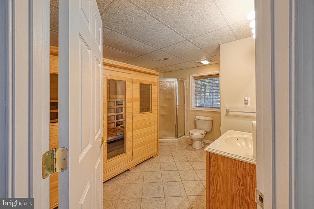401 Laurelwood Dr