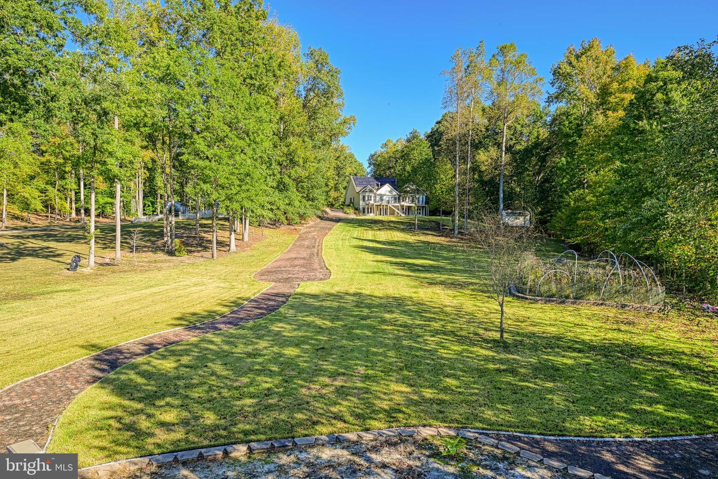 401 Laurelwood Dr