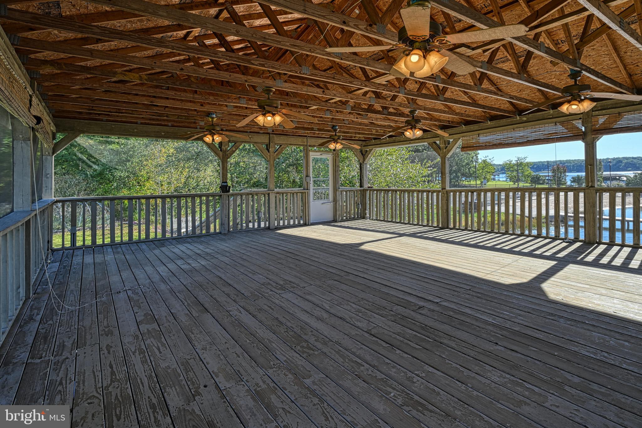 401 Laurelwood Dr