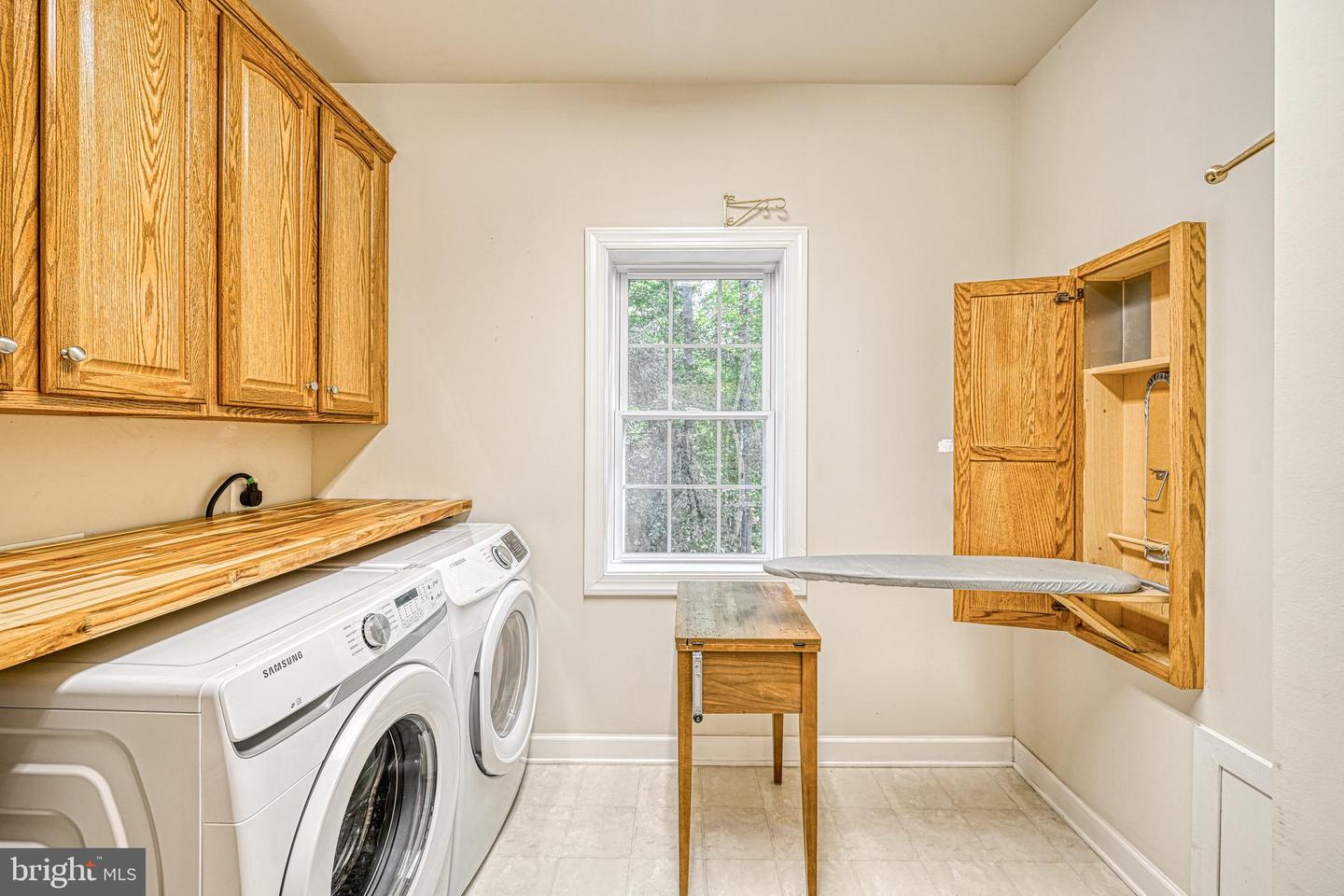 401 Laurelwood Dr