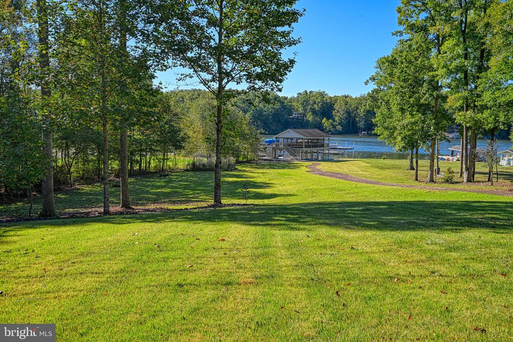 401 Laurelwood Dr
