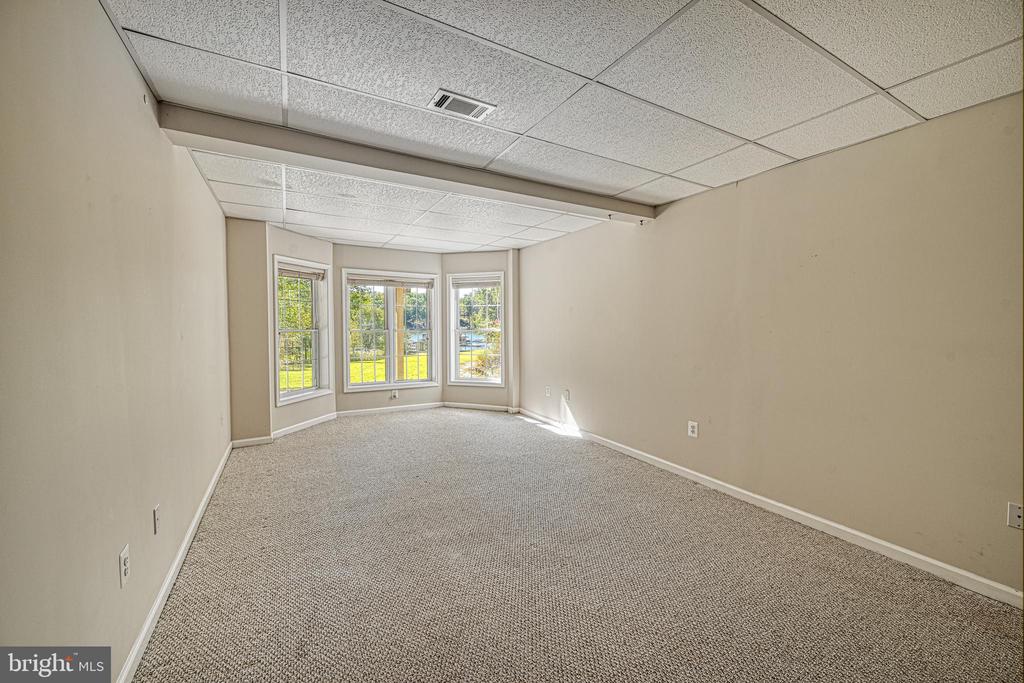 401 Laurelwood Dr