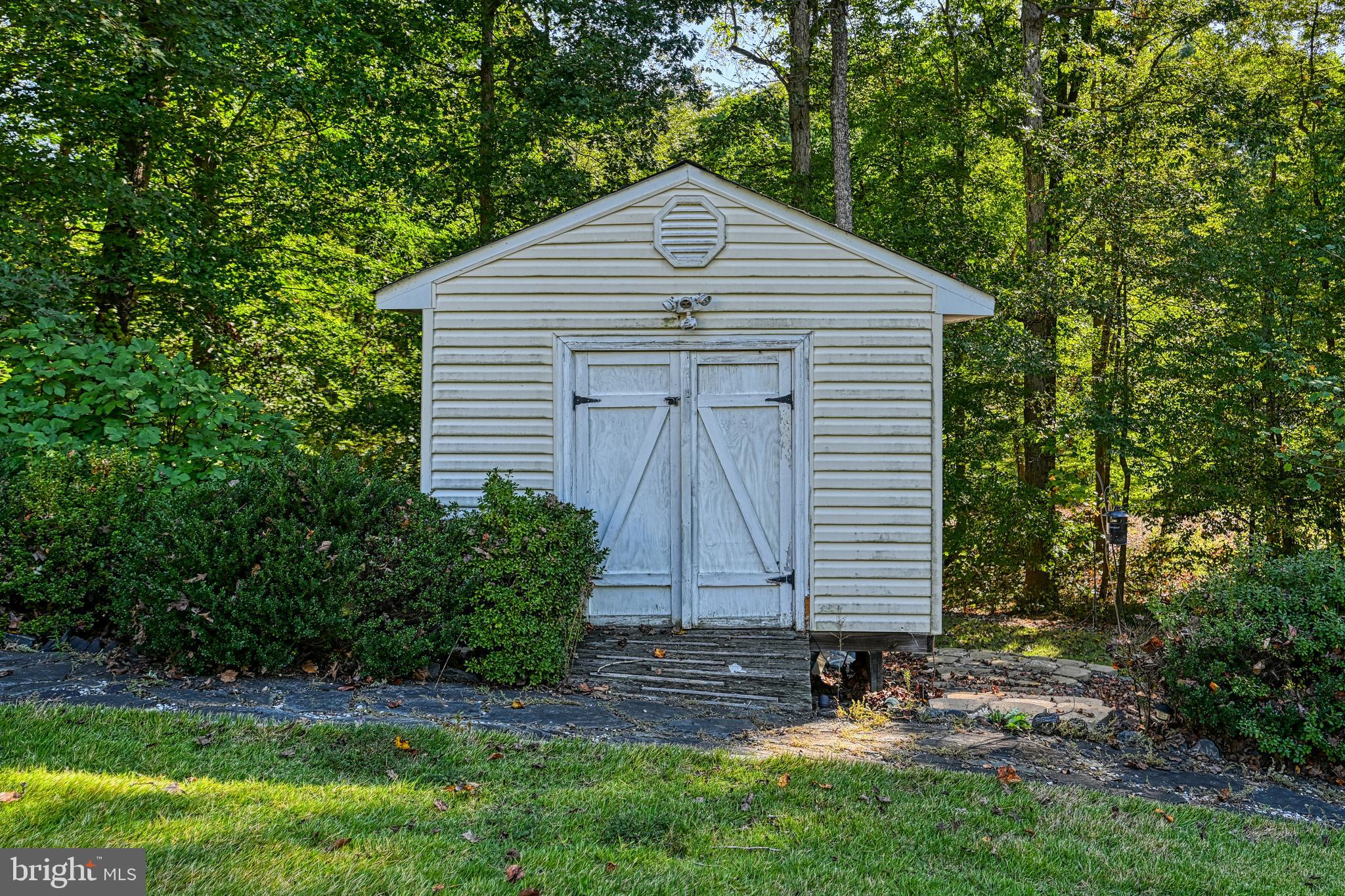 401 Laurelwood Dr