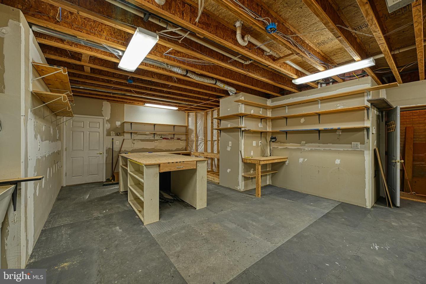 401 Laurelwood Dr