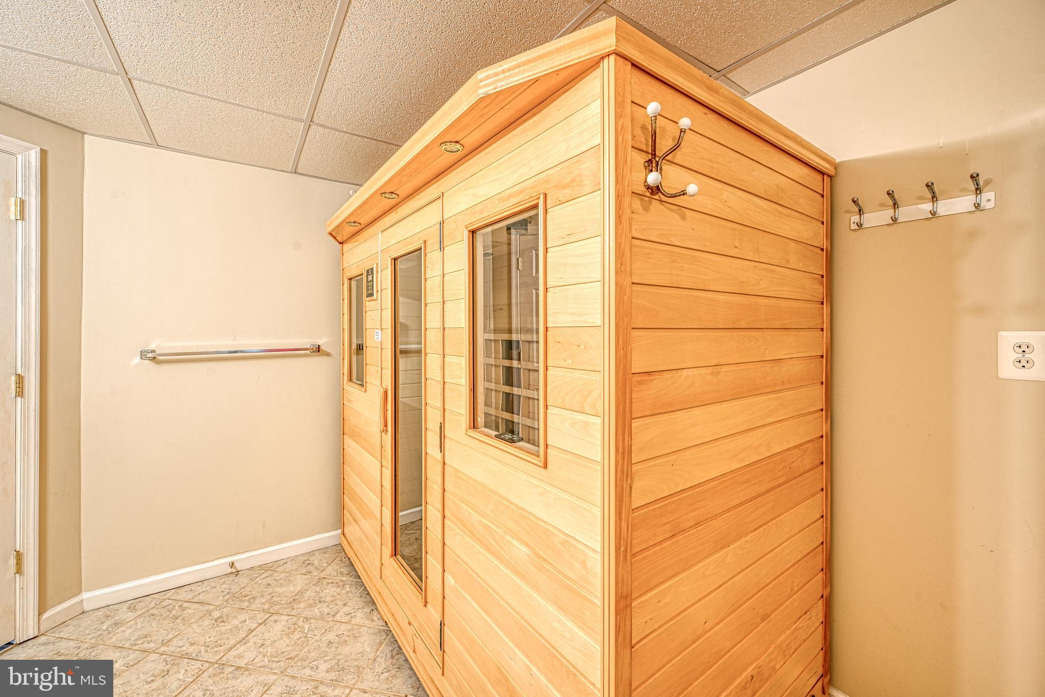 401 Laurelwood Dr