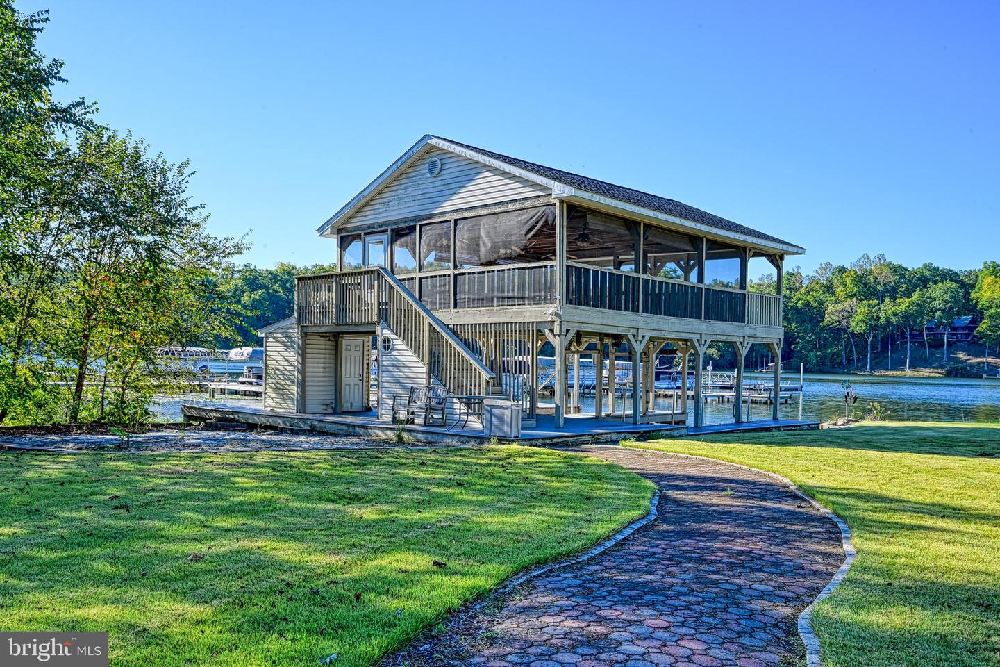 401 Laurelwood Dr