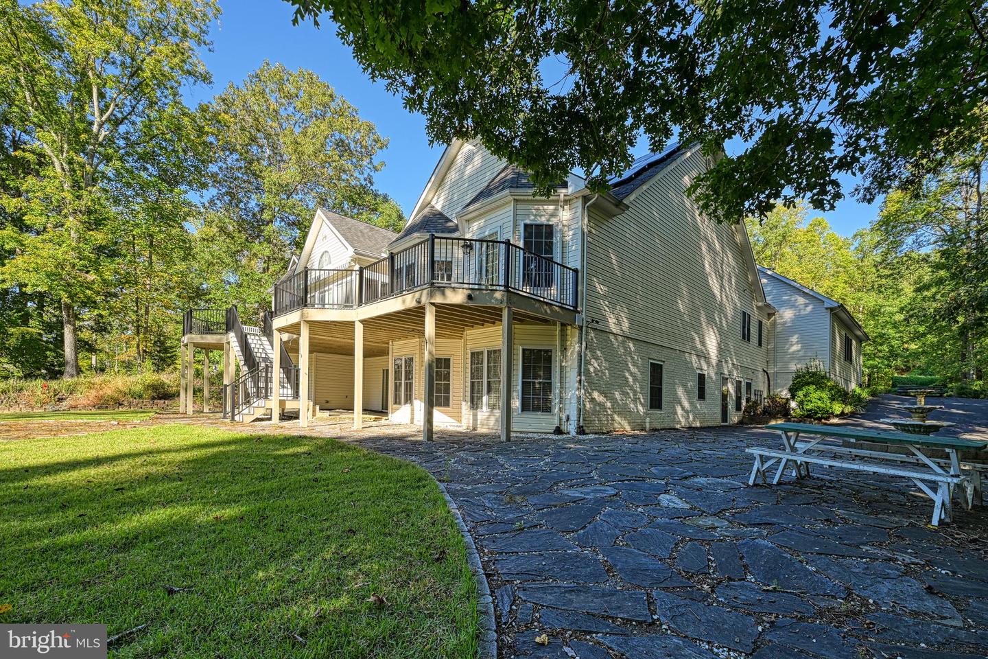401 Laurelwood Dr