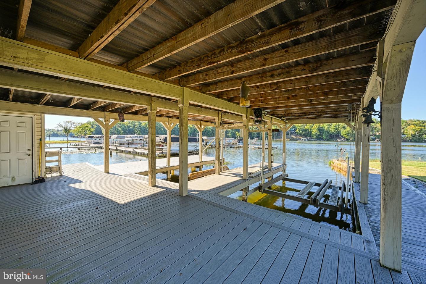 401 Laurelwood Dr