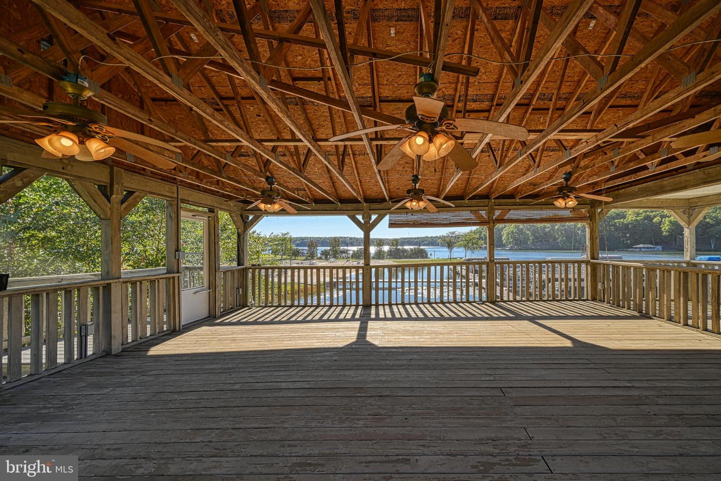 401 Laurelwood Dr
