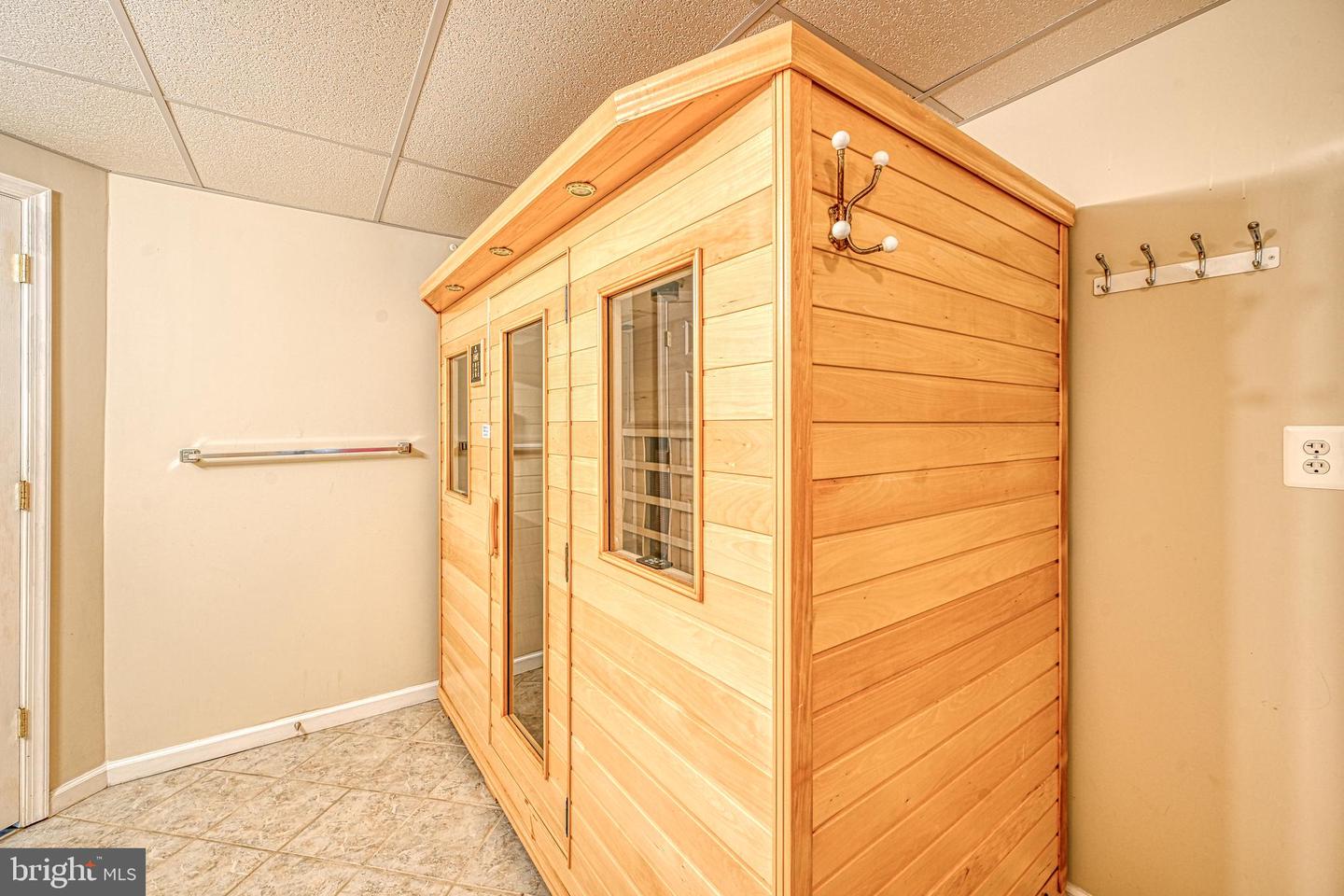 401 Laurelwood Dr