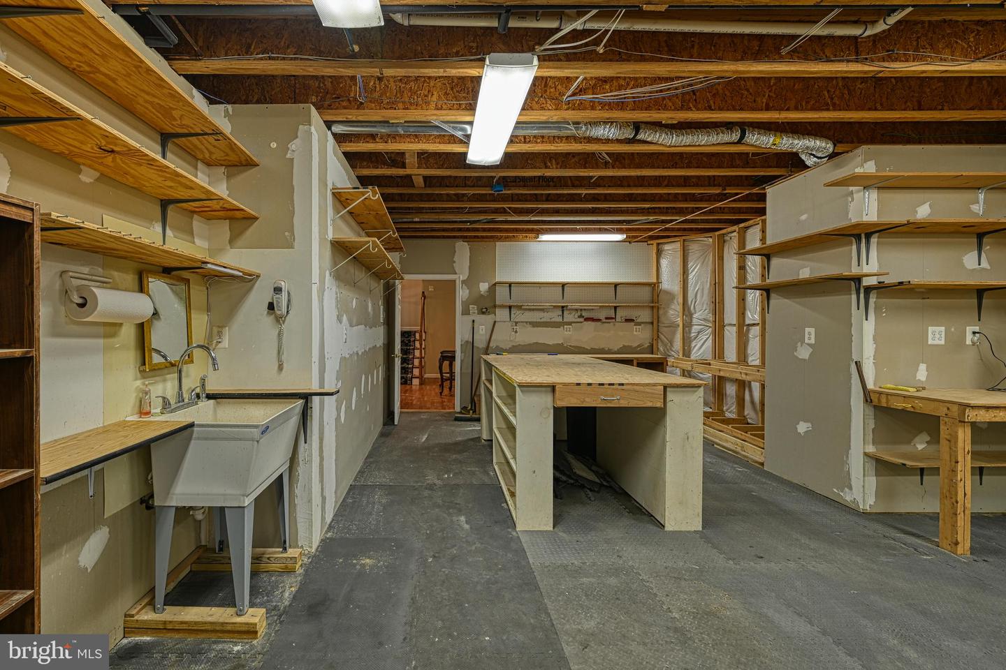 401 Laurelwood Dr