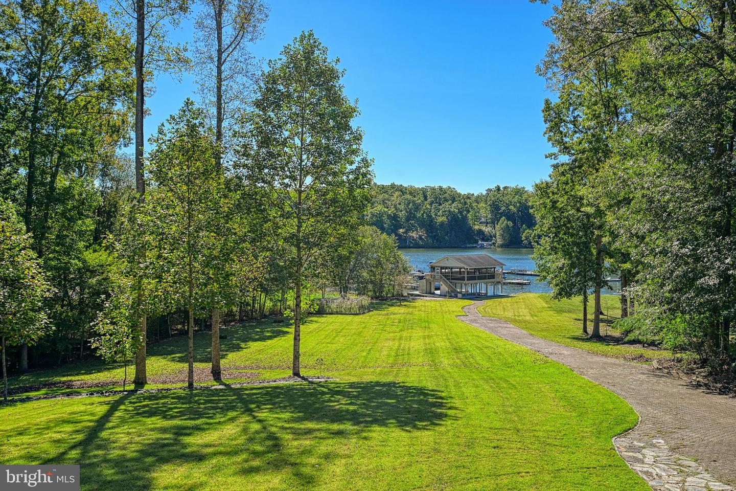 401 Laurelwood Dr
