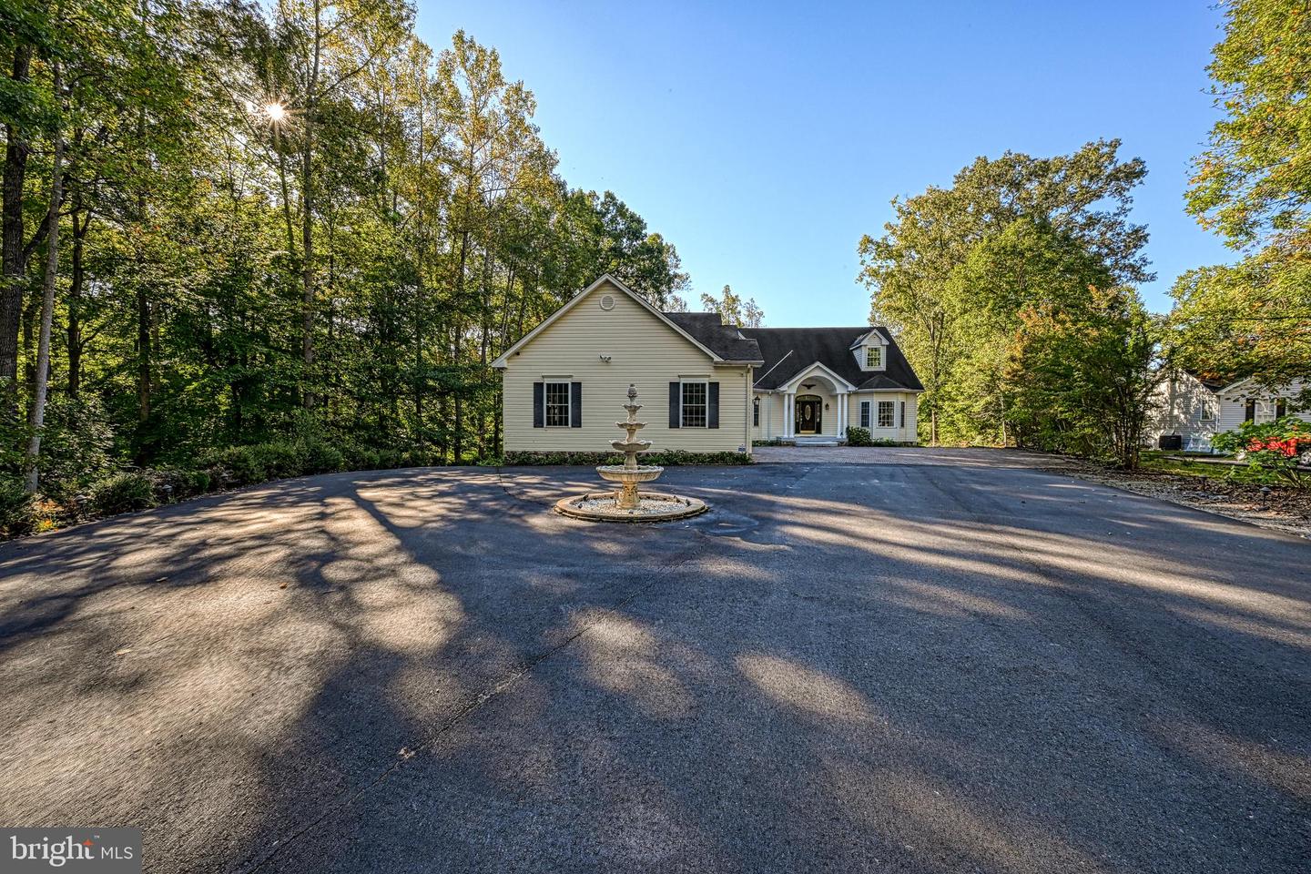 401 Laurelwood Dr